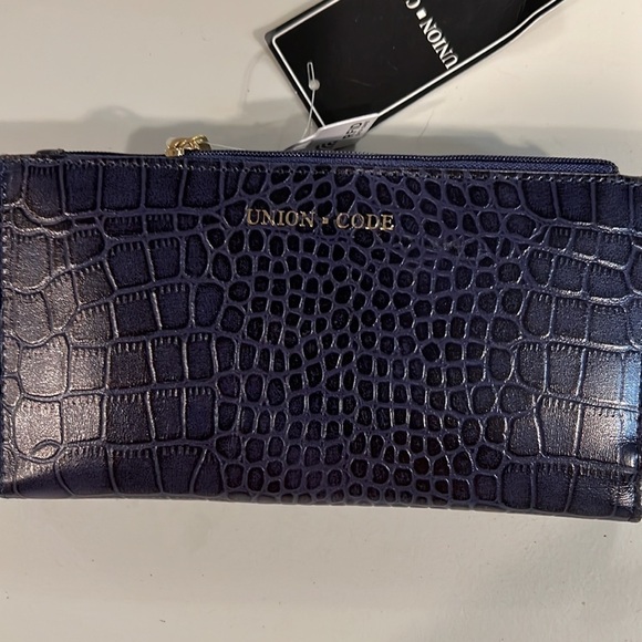 Union CODE purple LEATHER WALLET RFID PROTECTED NWT - Picture 2 of 6